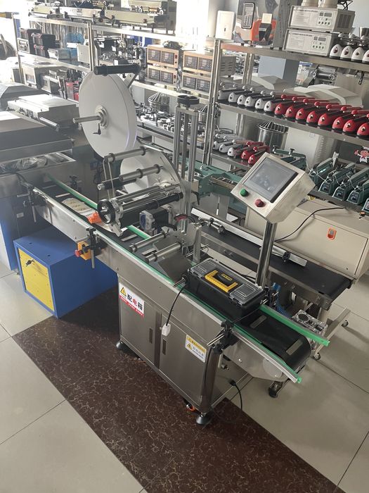 Etiketka avtomat - для нанесения этикеток на бутылки