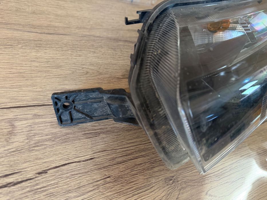 Lumina de zi DRL stanga Dacia Spring FARA PRINDERI RUPTE original