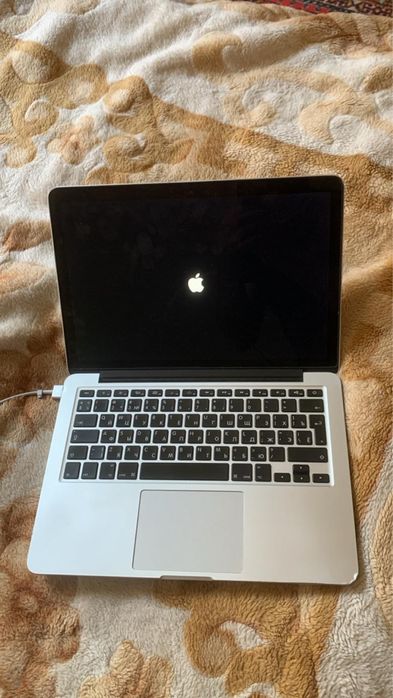 Продам макбук про 11.