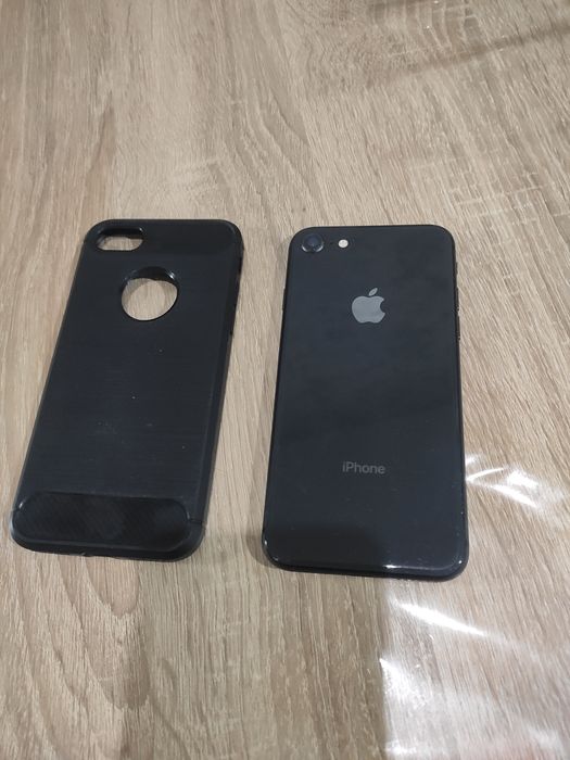 Продам IPhone 8 в отличном состоянии