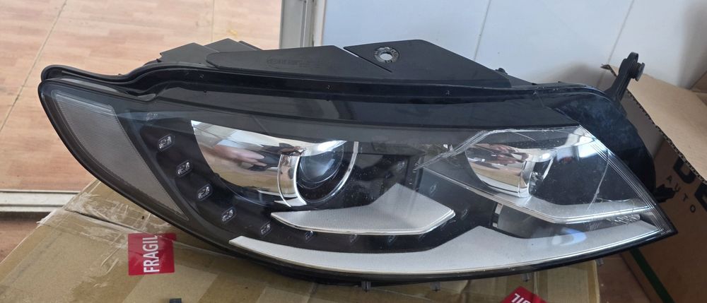 Capota si far dreapta Passat CC facelift 2013