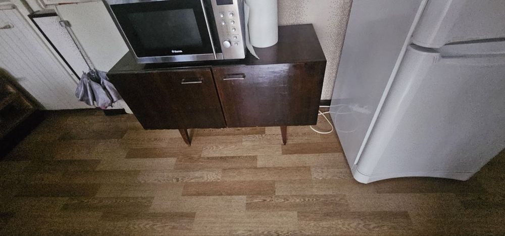 Продам старую мебель, двери и паркет