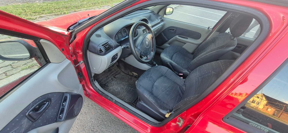 Renault CLIO 1.4 Benzina 2004
