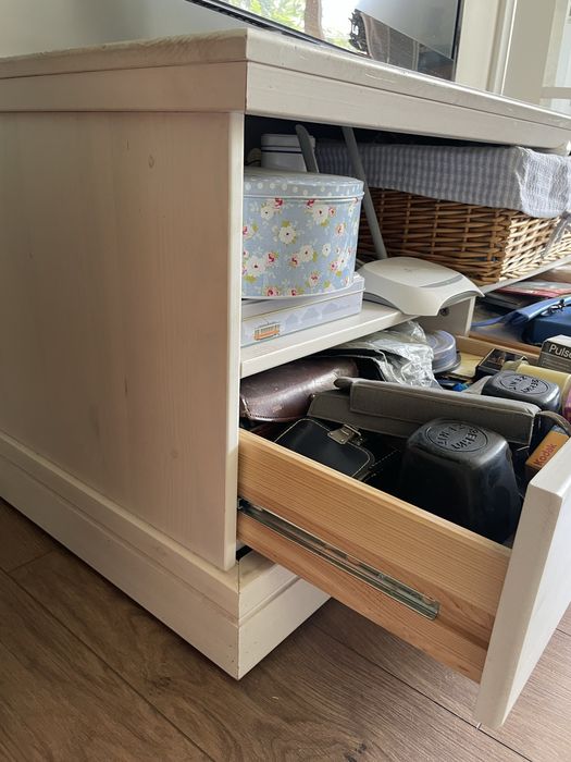 Тв тумба массив сосны