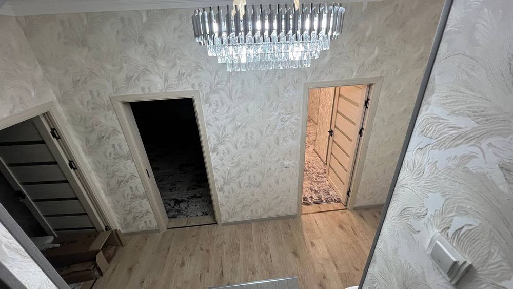 Продаётся квартира с ремонтом и цокольным этажём 105м2. Альфараганус.