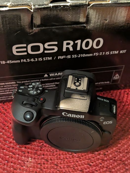 Body Canon EOS R100 Aparat Foto Mirrorless 24.1MP nou