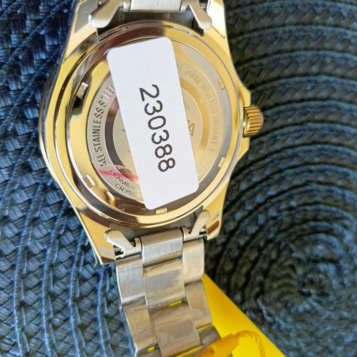 Нова Invicta, 200m, Seiko Caliber/Hattori/TMI C32 кварц, корона на винт