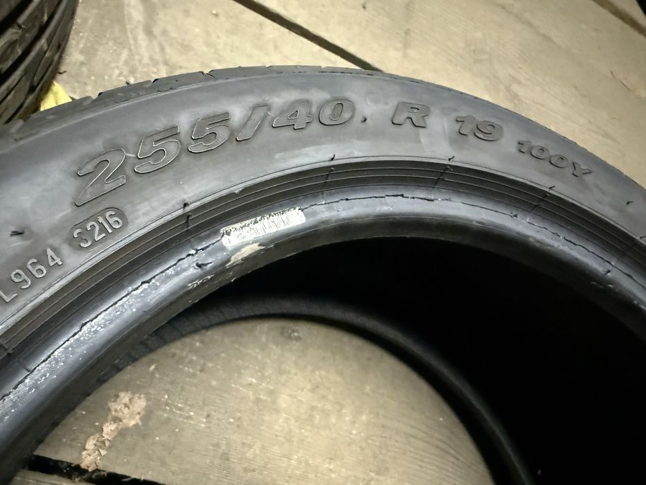 Летни гуми PIRELLI  спорт пакет 255/40R19 и 285/35R19 S класа BMW 7