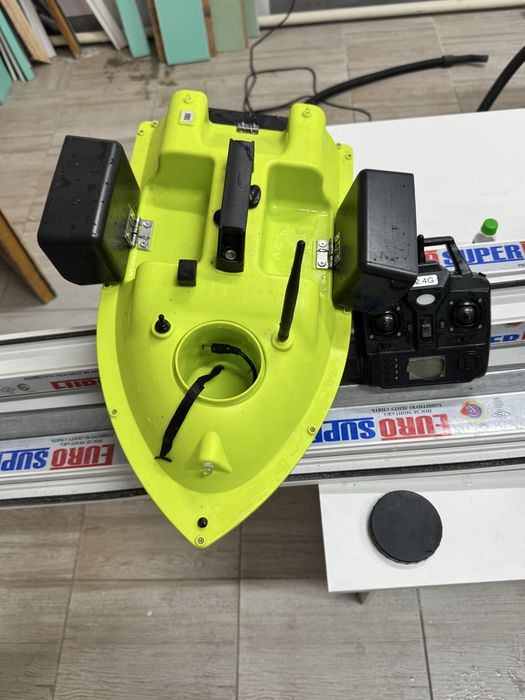 Прикормочный кораблик  Flytec D18BD