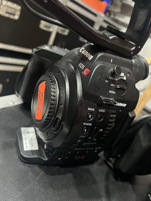 Lot 4 camere Canon  C100 Mk1 + 1 camera C300 Mk1