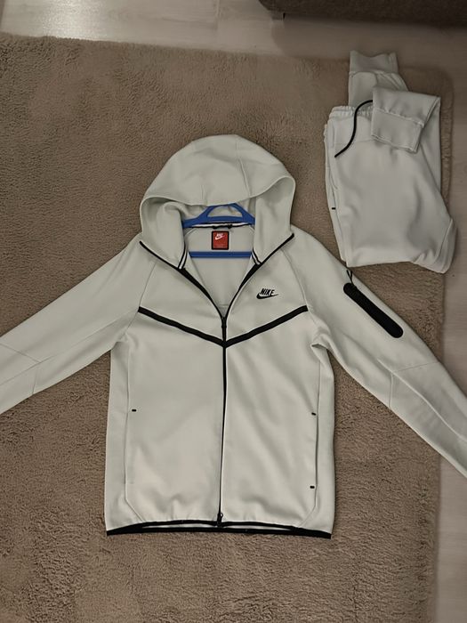 Nike Tech Fleece  full tracksuit (nu il vand pe piese)
