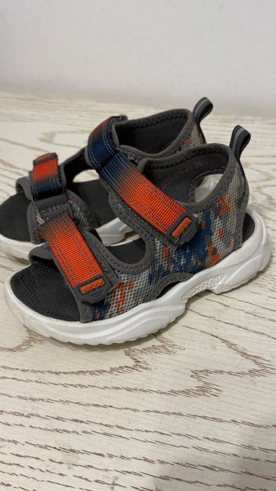 Детские сандалии