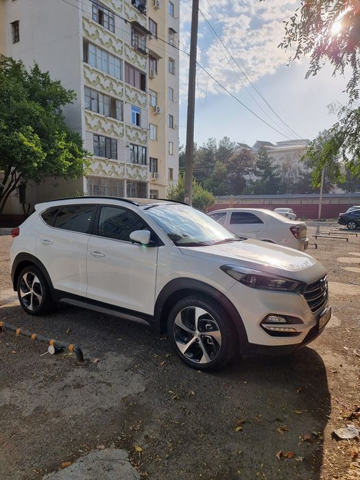 Hyndai Tucson 2016 свой (Дубай) панорама
