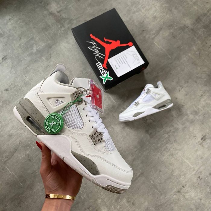 Air Jordan 4 Retro “Oreo”