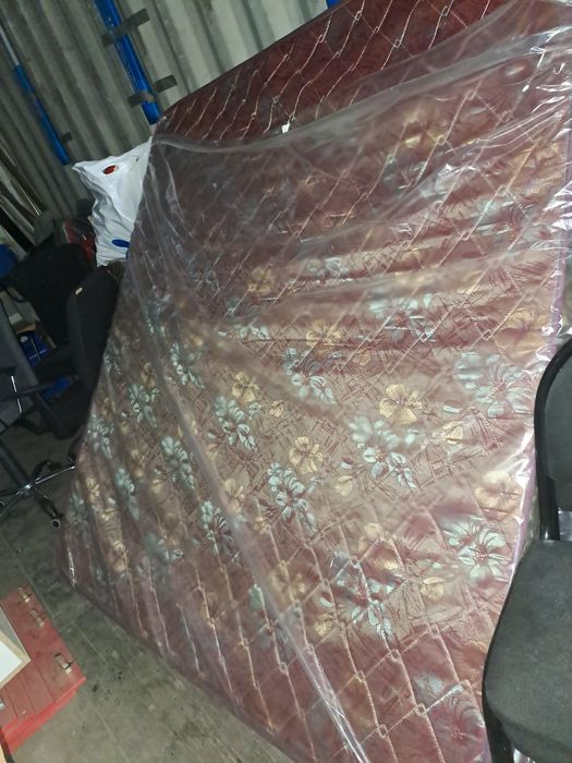 Матрас в хорошом состоянии