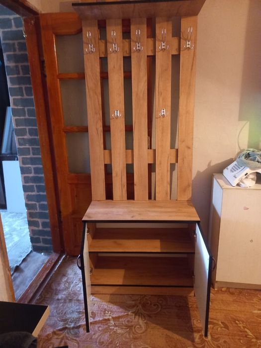 Продам прихожую.