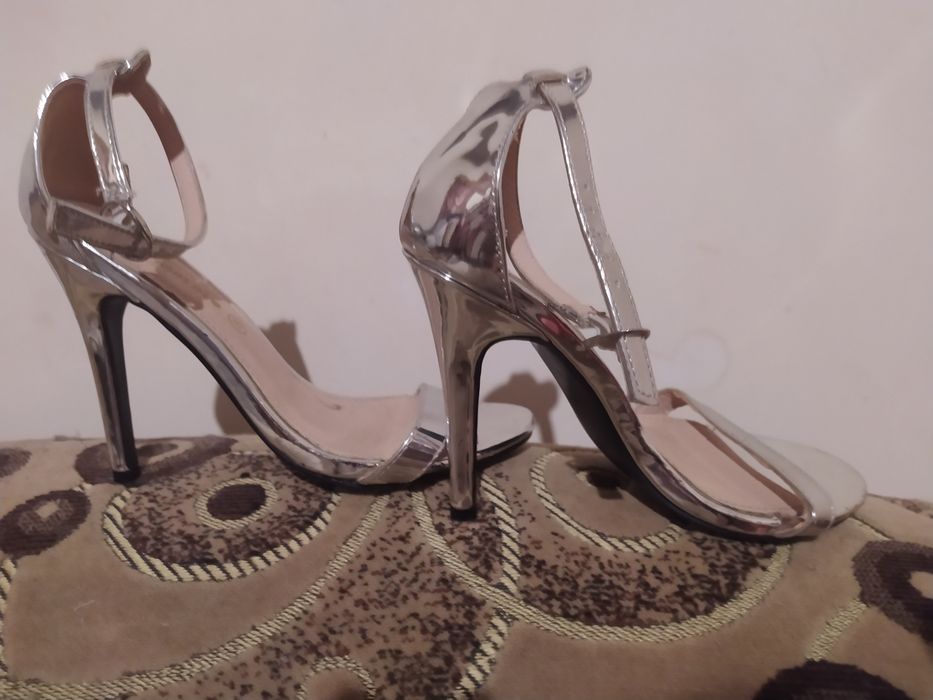 Продаётся женские туфли