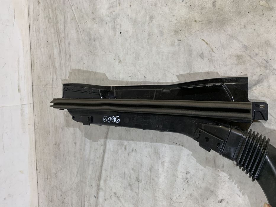 Suport far dreapta, VW Golf 6, 2008, 2009, 2010, 2011, 2012, cod origine OE 5K0807572H.