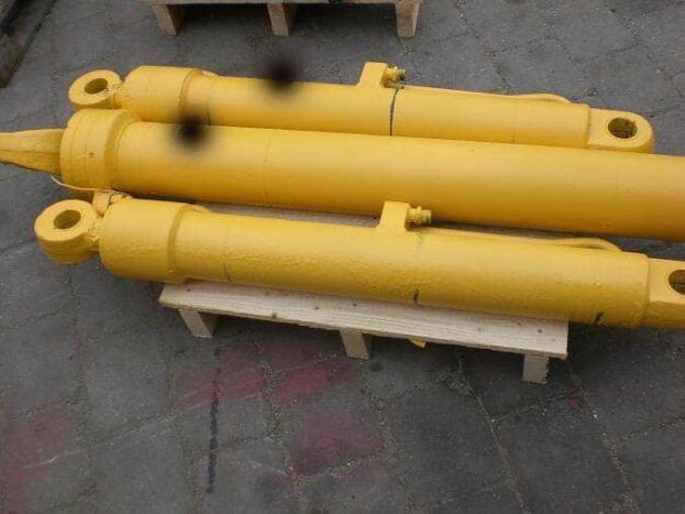 cilindri hidraulici din dezmembrari pentru atlas 1604