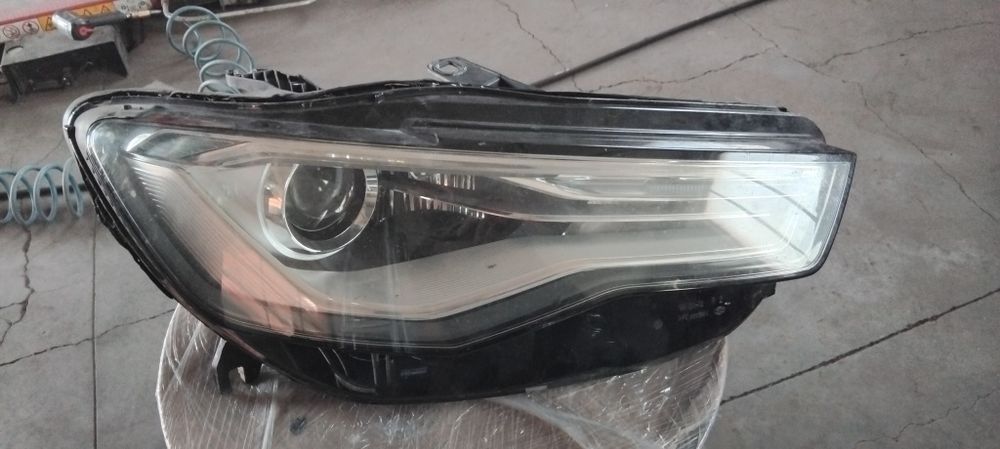 Продава се десен фар за Audi A6 C7 Facelift модел от 2014 до 2018 г.