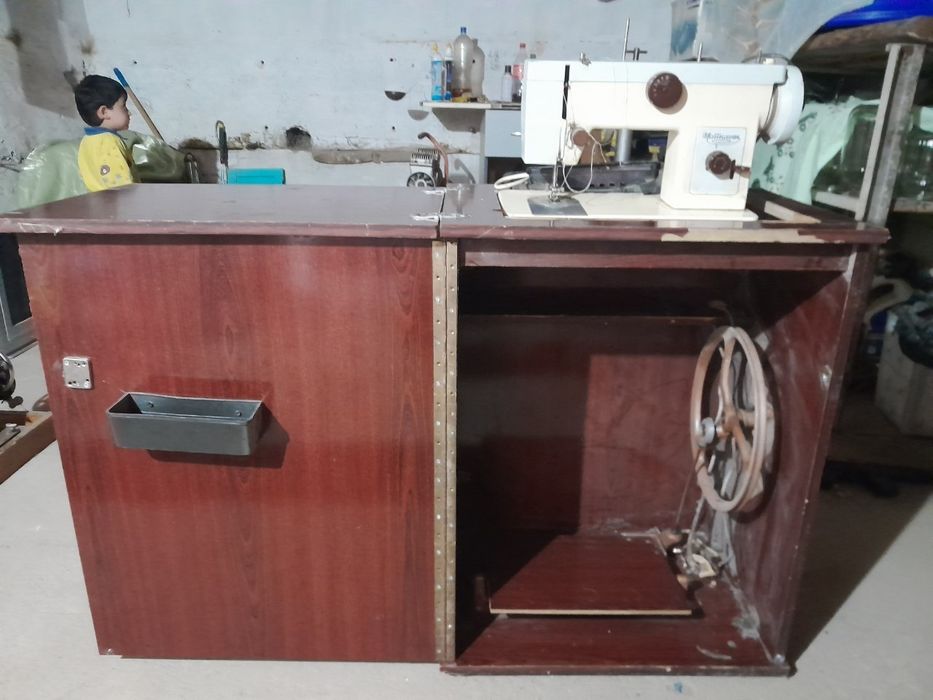 Chayka mashinka 134 rangi berjiviy qutsi bn birga sotiladi xolati yang