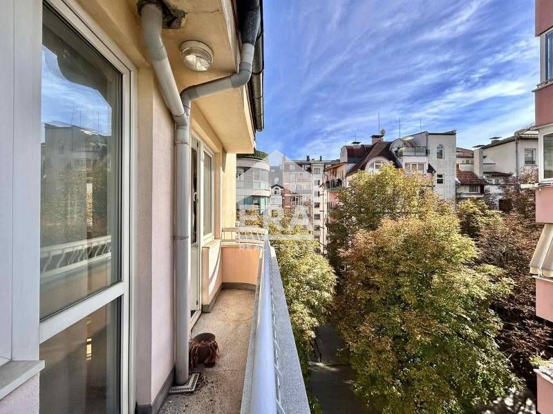 Дава се под наем Тристаен апартамент в София, Стрелбище - 106 кв.м за 1196.97 € - Снимка #3