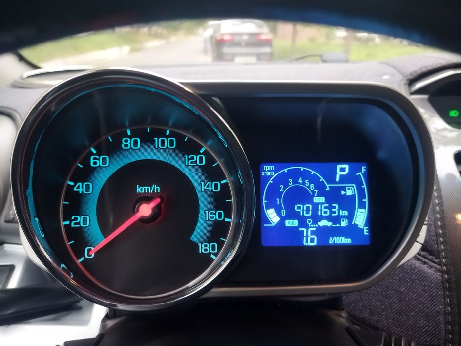 Spark A/T Full срочно сотилади.