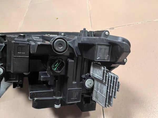 Продам фары для Haval H6 (правая)