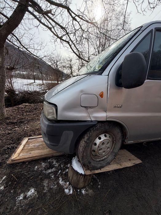 Peugeot Boxer cu prelată și 7 locuri