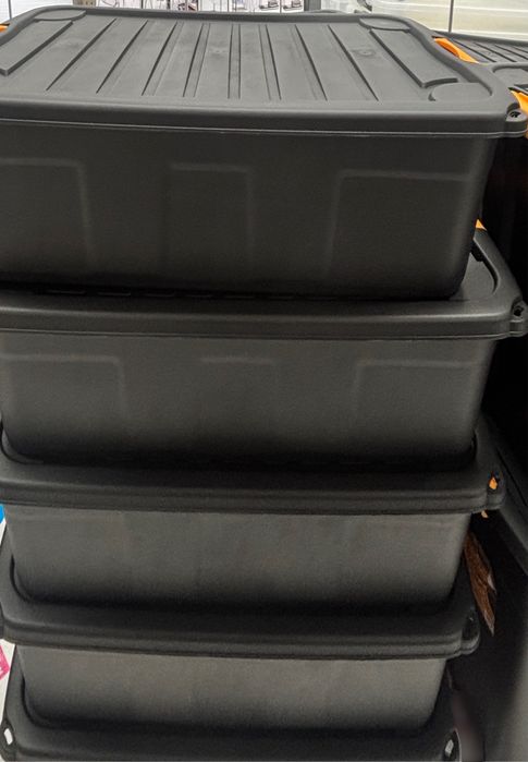 Продавам кутии за съгранение.