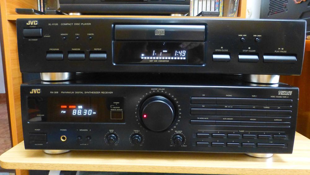 Amplituner si CD player JVC