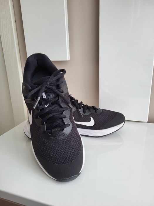 Дамски маратонки Nike 38.5 номер