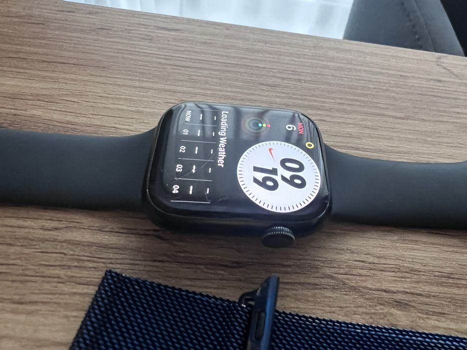 Apple watch 8 negru, 45 mm + 5 curele