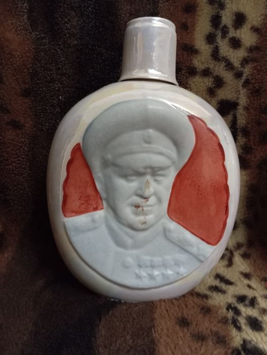Продам!Фарфоровые фляжки!
