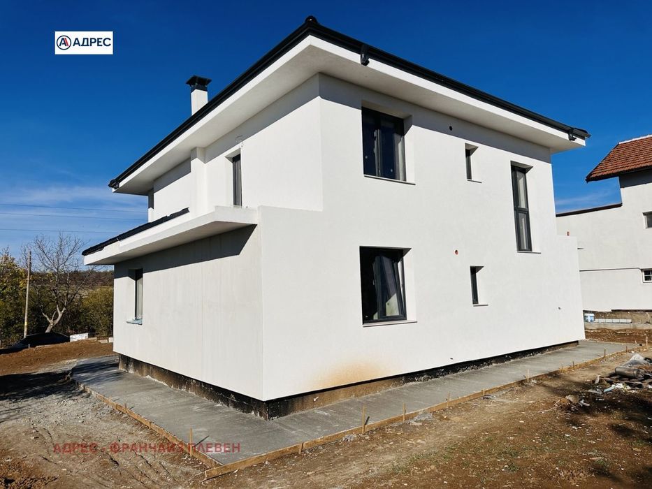 Продава се Къща в с. Гривица, Област Плевен - 180 кв.м за 1528 €/кв.м - Снимка #2