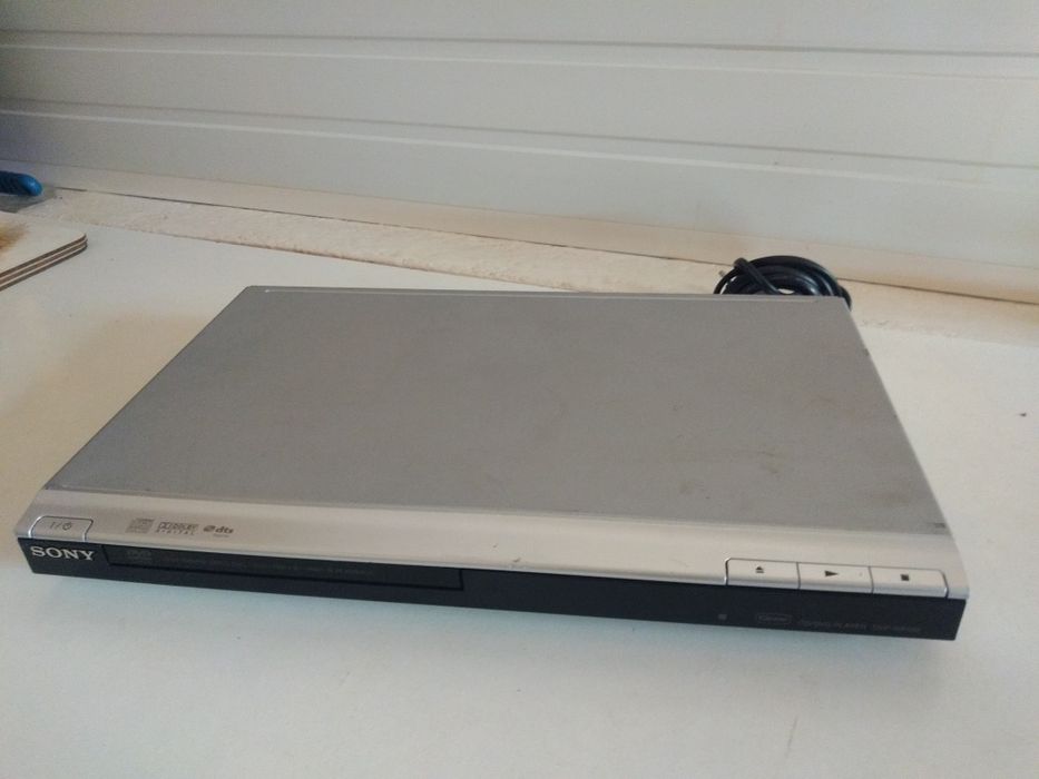 DVD. Sony. dvp -sr 100