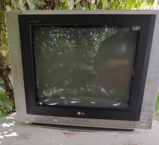 Продам телевизор Lg