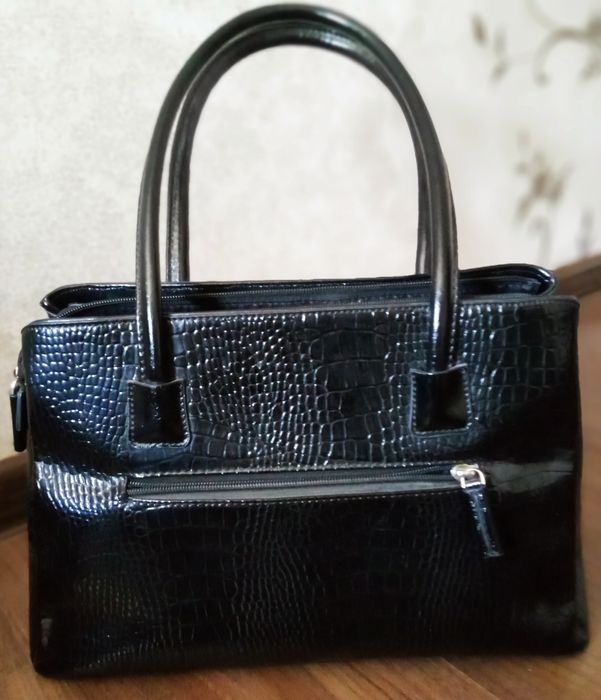 Сумка Tosoco черная с тиснением под крокодила