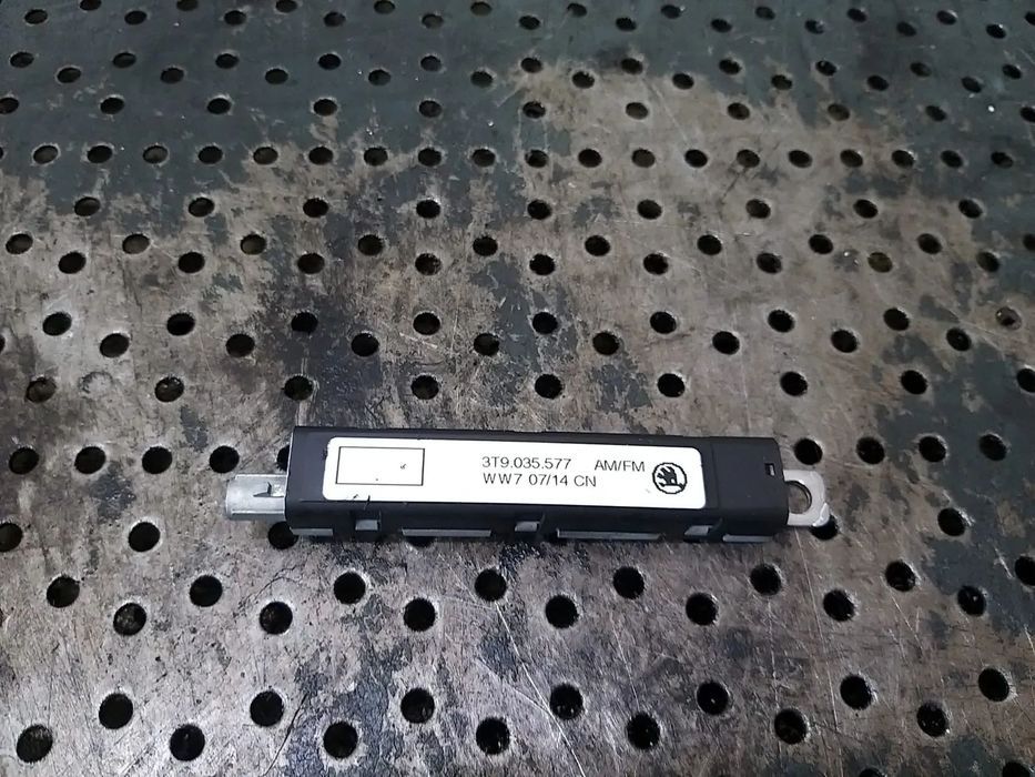 Amplificator antena skoda superb 2 3t facelift 3t9035577