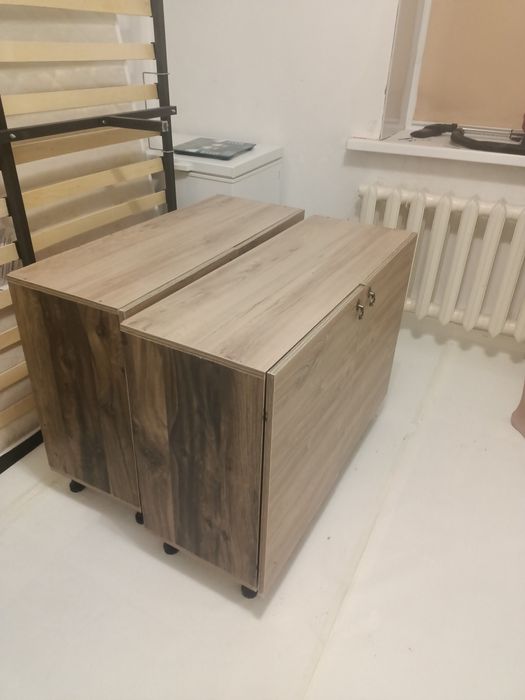 Шкафчики и  плательнач вешалка