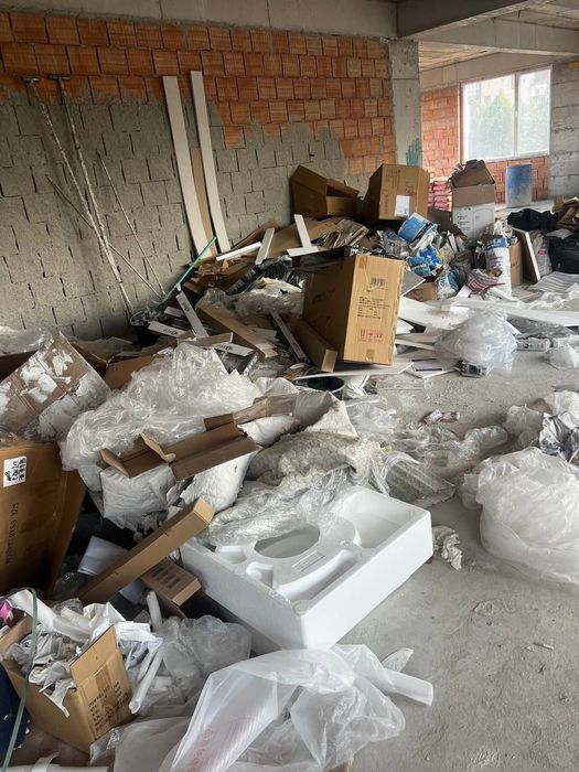 Transport debarasez moloz mobila veche saltele gunoaie efectuam