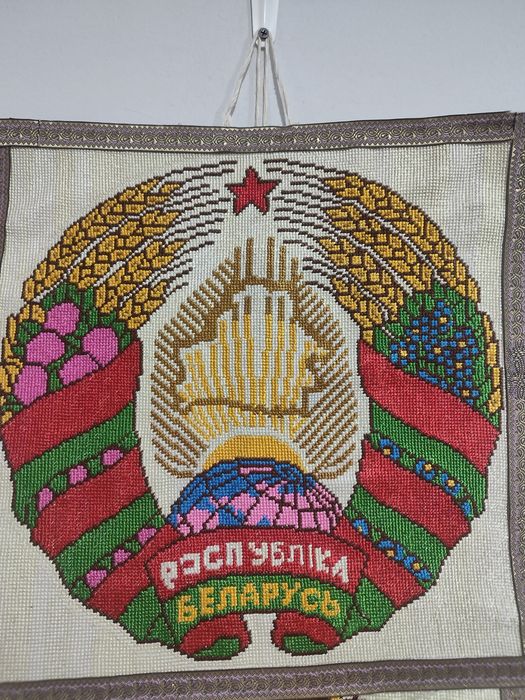 Миллий услуб  ироки кашта (ручная работа)