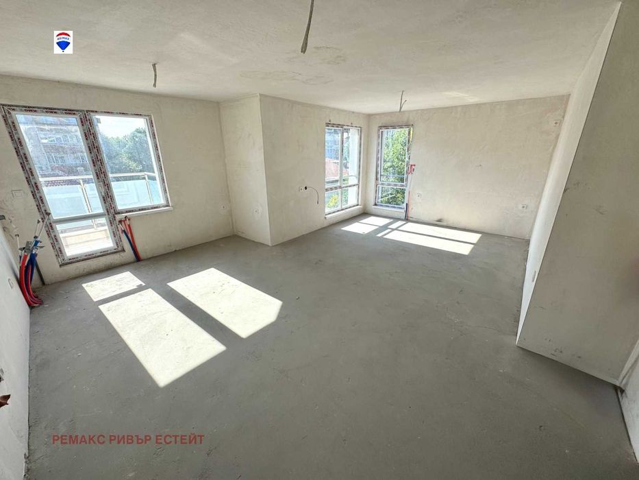 Продава се Тристаен апартамент в Русе, Център - 95 кв.м за 2011 €/кв.м - Снимка #1