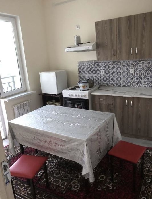 Квартира сотилади , холати зор.