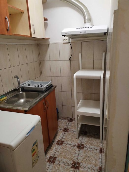 Închiriez camera camin