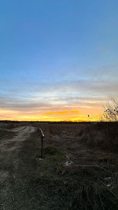 Vând teren in Comuna Domnesti