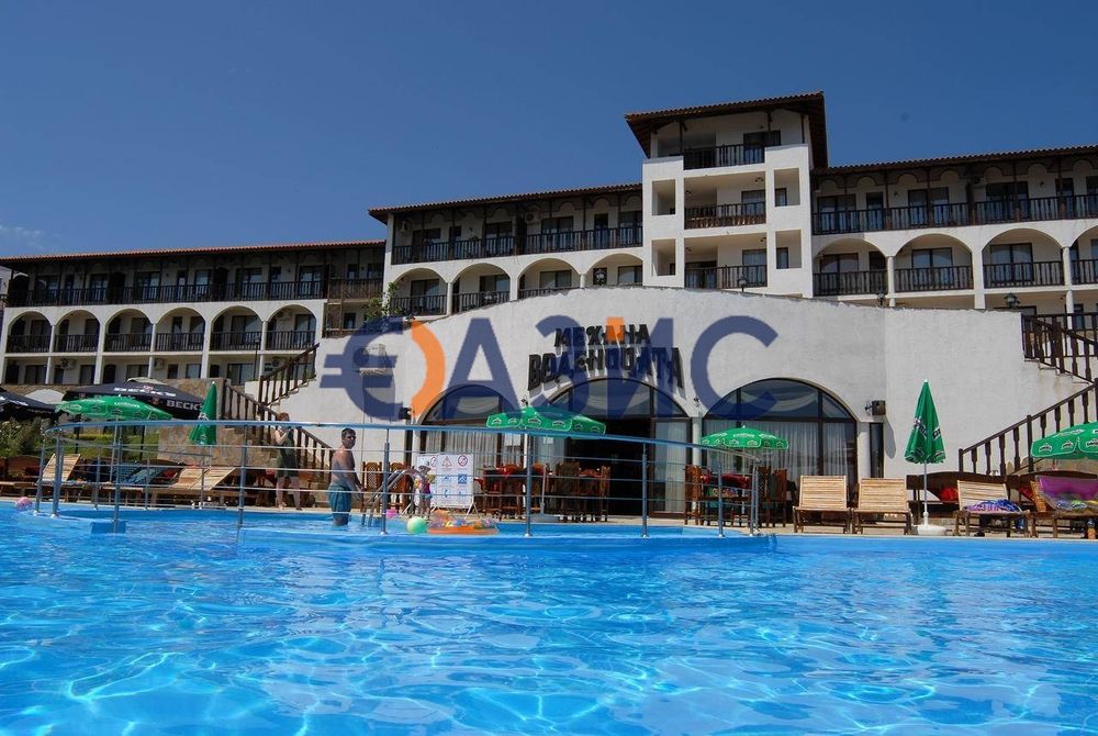 Продава се Двустаен апартамент в Свети Влас - 61 кв.м за 1343 €/кв.м - Снимка #13