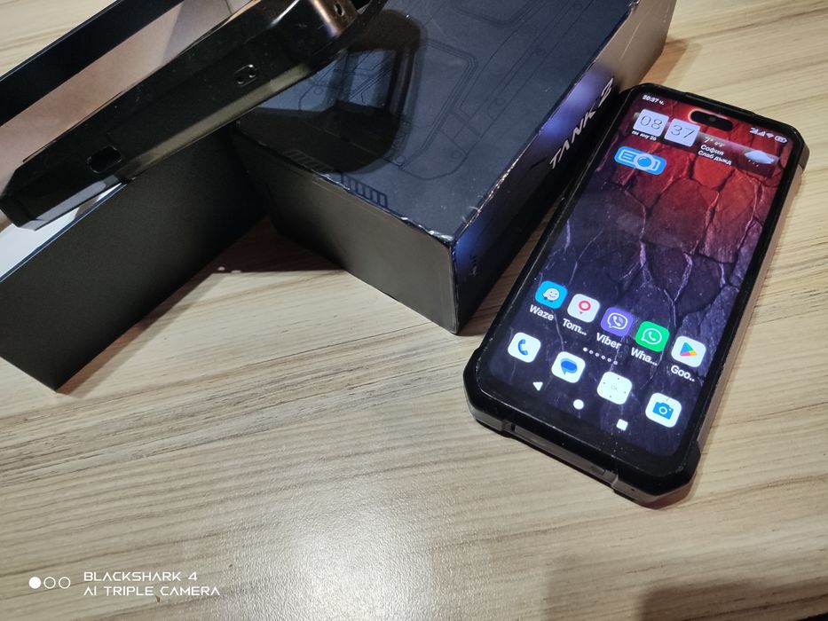 Tank 2 Unihertz проектор продава/бартер