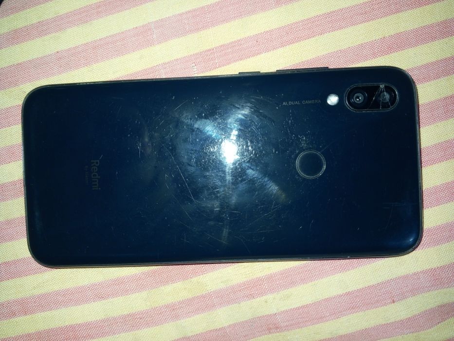 Redmi 7 sotiladi