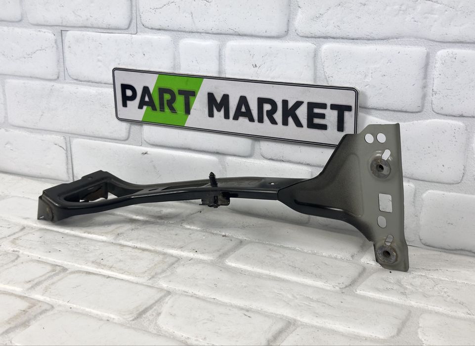 Стойка държач калник AUDI A4 B9 8W0821135C